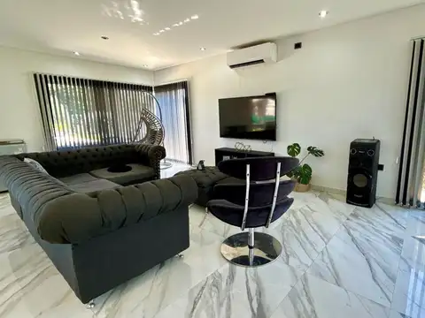Casa en Venta en Cañuelas, USD 360.000