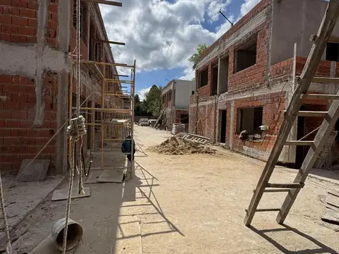 Departamento en  LOS CARDALES