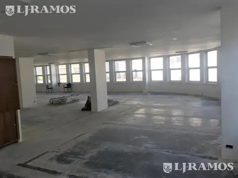 Oficina en Venta con 2 cocheras