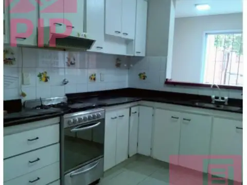 Casa 3 ambientes con 2 baños