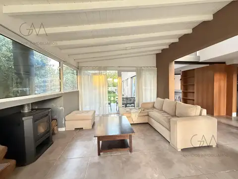 Casa 4 ambientes con 3 baños