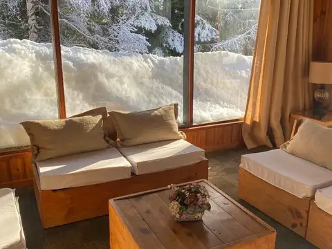 Casa 5 ambientes con 3 baños