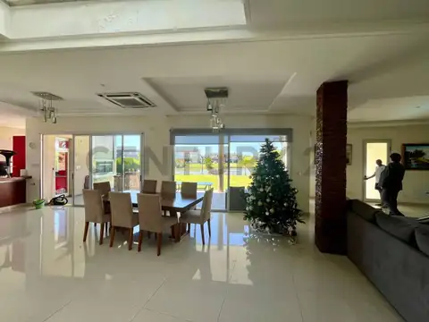 Venta Excelente Casa 7 AMBIENTES en La Providencia Canning