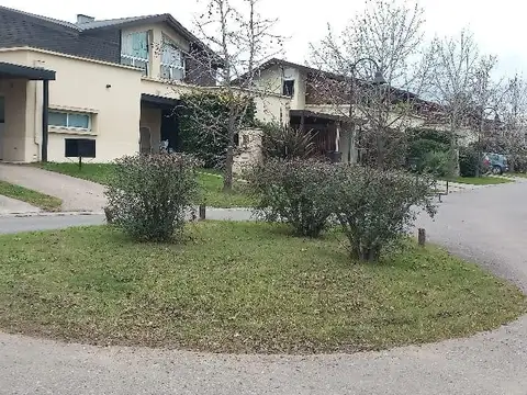 Carlos Calvo 3400