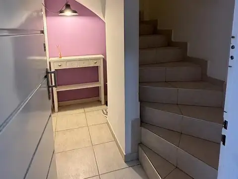 Depto Tipo Casa en Alquiler de 4 ambientes