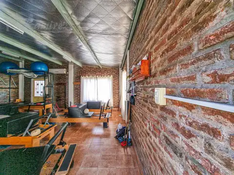 Local en Venta en Francisco Alvarez, USD 250.000