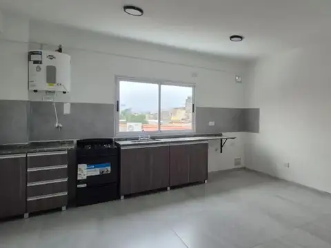 Departamento en Alquiler en Caseros, $ 790.000