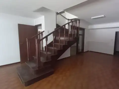 Importante propiedad, ideal para instituciones