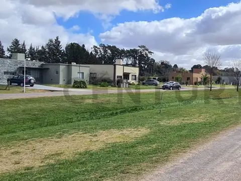 TERRENO EN VENTA EN BARRIO PRIVADO LAS CALANDRIAS CAMPANA