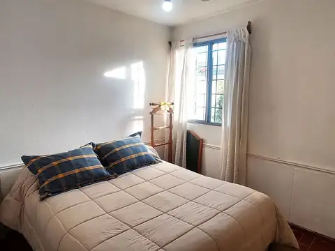 Casa 10 ambientes con 2 baños