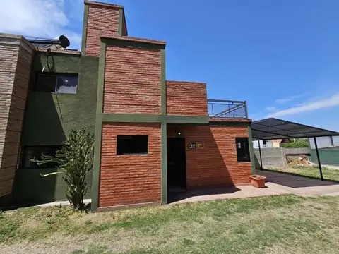 VENTA CASA DUPLEX 1 DORMITORIO VILLA CARLOS PAZ