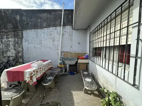 Casa 3 ambientes con 1 baño