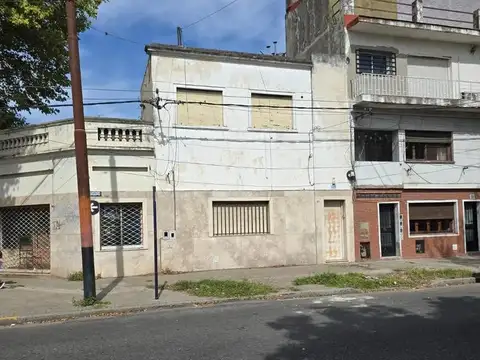 Oportunidad Casa a reciclar/terreno para constructora PB 4 P