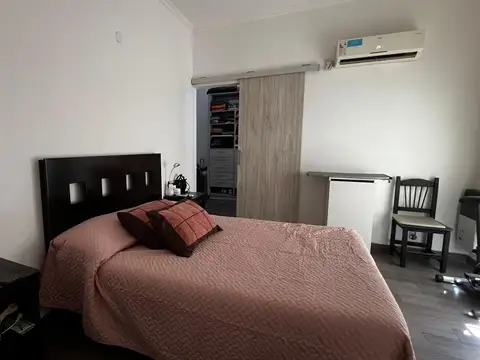 CASA EN VENTA - BARRIO SAAVEDRA