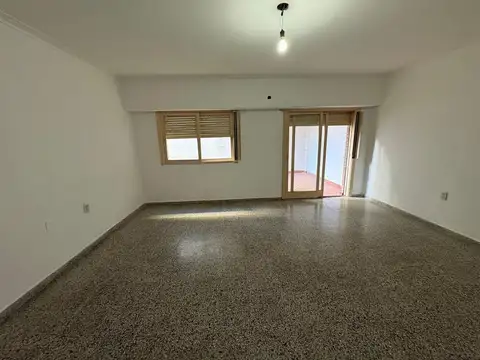 SE VENDE COMPLEJO DE DPTOS CON COCHERAS