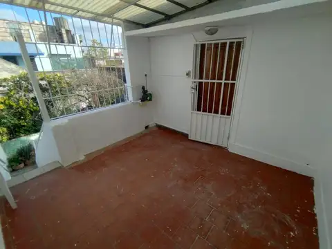 PH 2 AMBIENTES AL MEDIO PLANTA ALTA