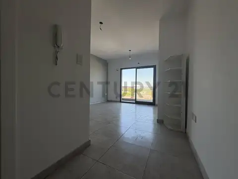 Monoambiente con balcón al frente en venta - Piñeyro , Avellaneda