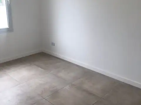 Casa 6 ambientes con 2 baños