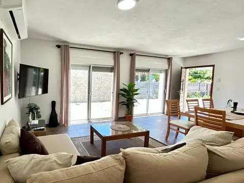 Casa en Alquiler en Playa Mansa, USD 2.400