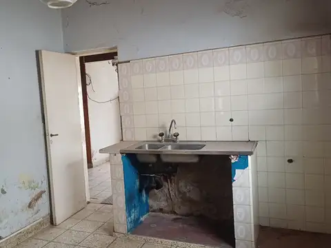 Casa 4 ambientes con 1 baño