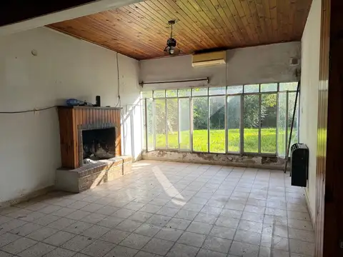 Casa 4 ambientes con 1 baño