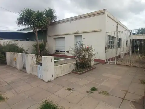 Casa a reciclar, excelente ubicacion