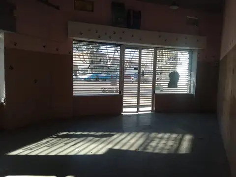 Local en excelente ubicación - Sin expensas