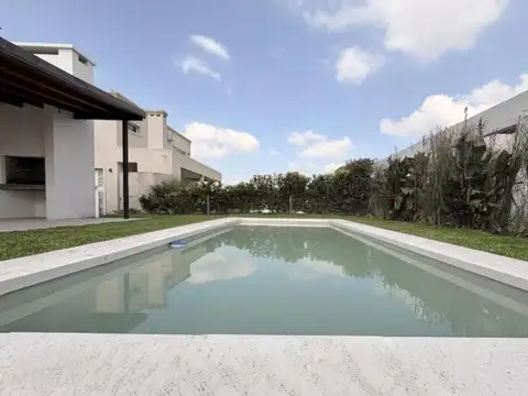 Rio Hondo 200 , Piso 0