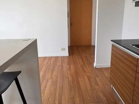 Monoambiente dividido muy luminoso piso alto