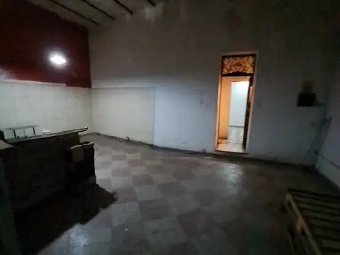 LOCAL CON VIVIENDA (A MTS DE SEGUROLA) A RECICLAR