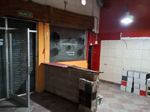 LOCAL CON VIVIENDA (A MTS DE SEGUROLA) A RECICLAR
