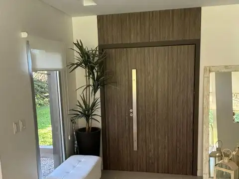 Casa en Alquiler en Haras Santa Maria, USD 2.100