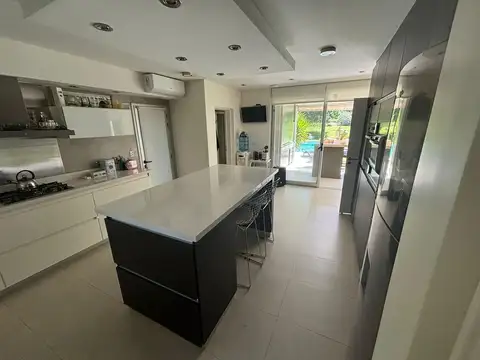 CASA EN HARAS SANTA MARIA