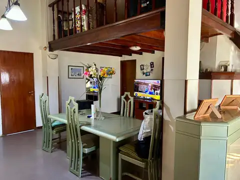 VENTA - CASA QUINTA EN ACCESO A LA CIUDAD.