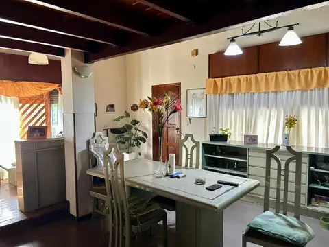 Avenida Juan Manuel de Rosas 1500