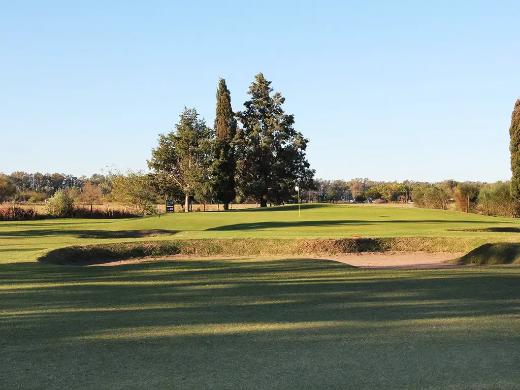 Actividades deportivas futbol, paddle, golf, tenis, equitacion en Golf Club Argentino