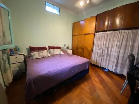 Casa en Venta con 4 cocheras