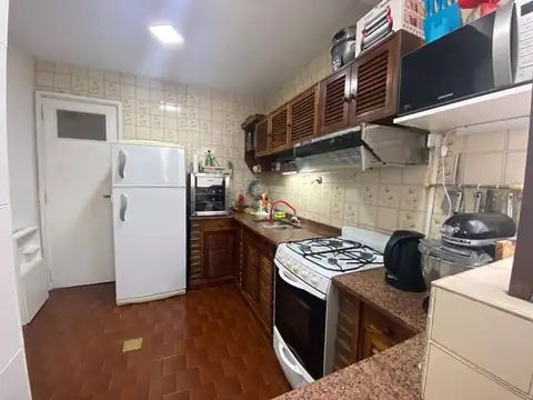 Departamento 4 ambientes con 2 baños