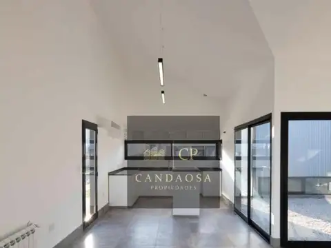 GLM. Hermosa Casa en Venta en Santa Elena, Pilar del Este