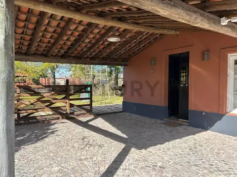 Casa en Venta con 1 cochera