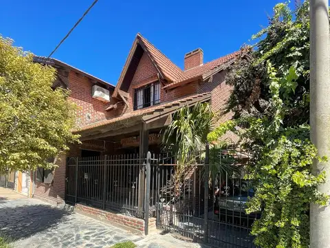 (RETASADO) VENTA | CHALET EN NECOCHEA