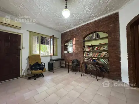 Casa Sobre Lote Propio, 3 Amb. con Patio, Terraza y Quincho