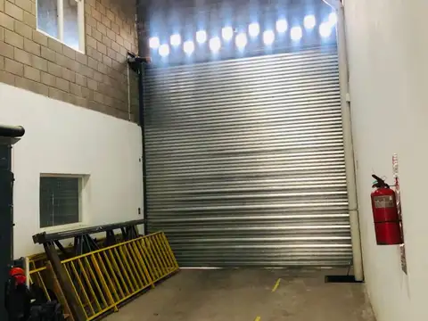 Depósito a estrenar en venta en Villa Madero