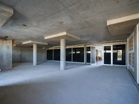 Alquiler local a estrenar c/ 3 vidrieras + 3 cocheras - VEN Street Center, Dique Luján, Tigre