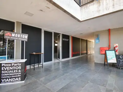 Oficina en Alquiler con 3 cocheras