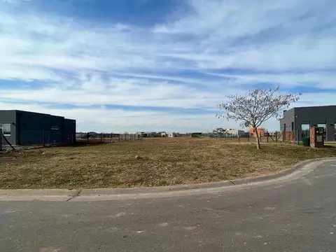 Terreno en Venta 20  mts Fondo