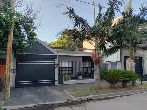 VENTA EXCELENTE CASA 5 AMBIENTES EN ITUZAINGO