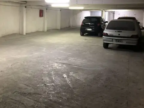 MENDOZA Y SANTIAGO EXCELENTE UBICACIÓN COCHERA VENTA