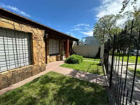 Juan Gregorio de las Heras 3281 entre Mariano moreno y Bernardino Rivadavia , Piso 0