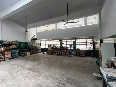 Galpon en Venta en Parque Chacabuco, USD 170.000